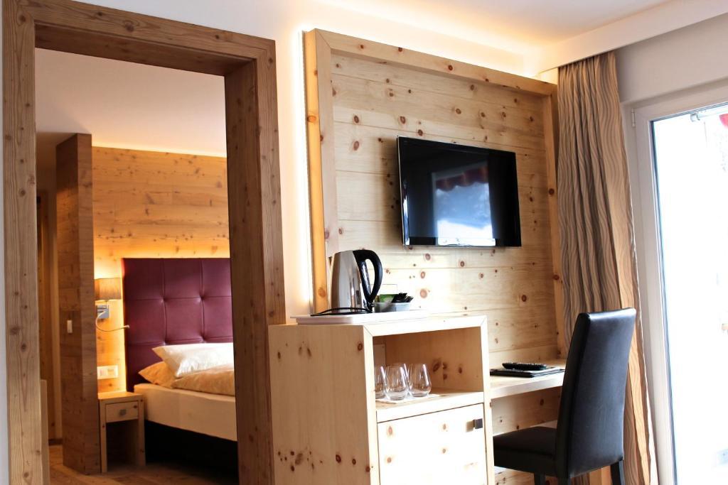 Hotel Conrad Scuol Room photo